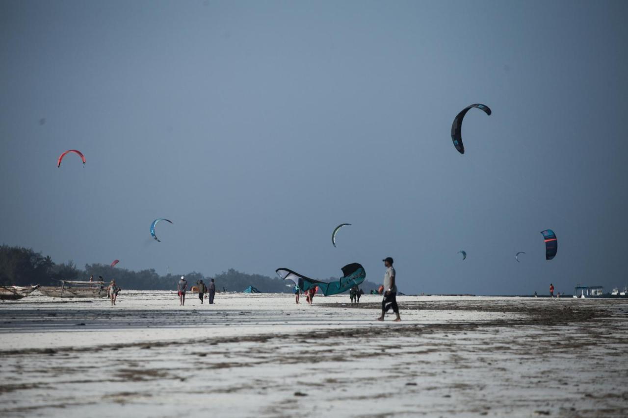 Coconut Village Beach Resort Diani Beach Bagian luar foto