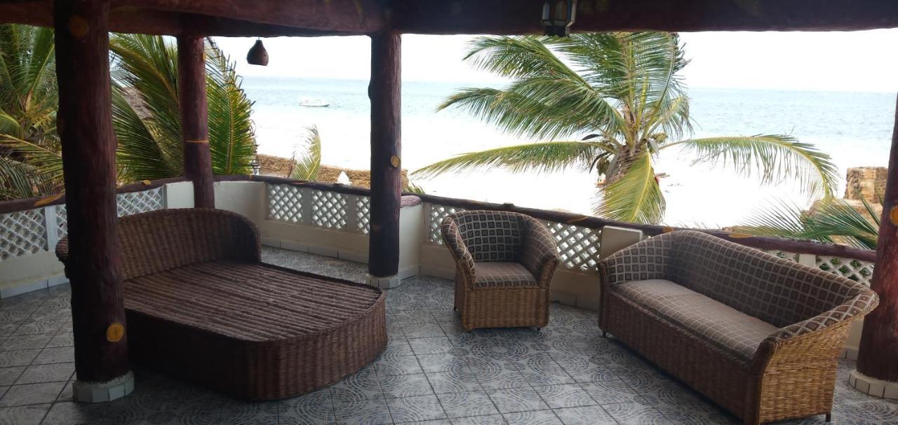 Coconut Village Beach Resort Diani Beach Bagian luar foto
