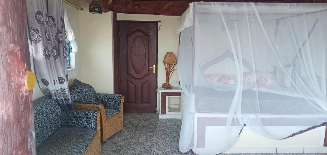 Coconut Village Beach Resort Diani Beach Bagian luar foto
