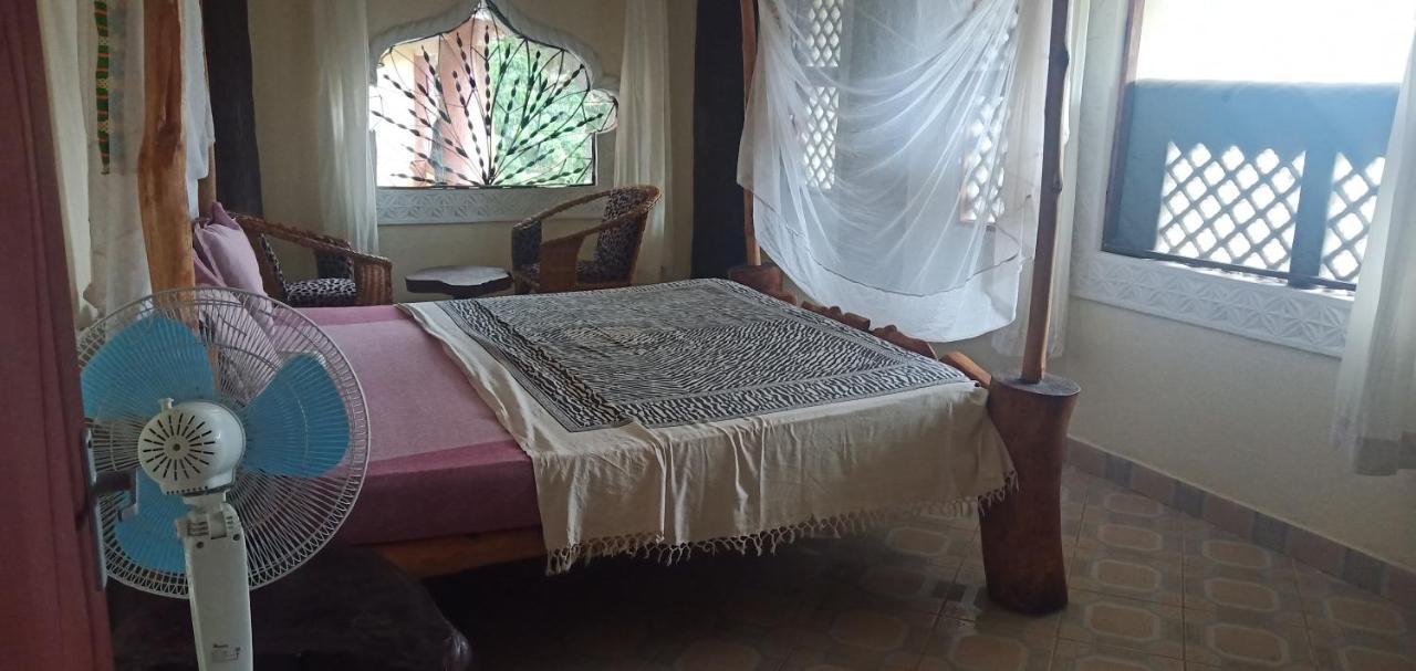 Coconut Village Beach Resort Diani Beach Bagian luar foto