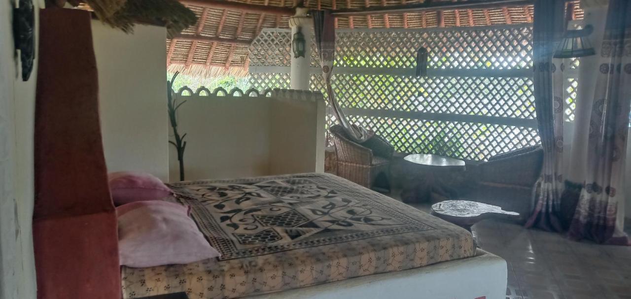 Coconut Village Beach Resort Diani Beach Bagian luar foto