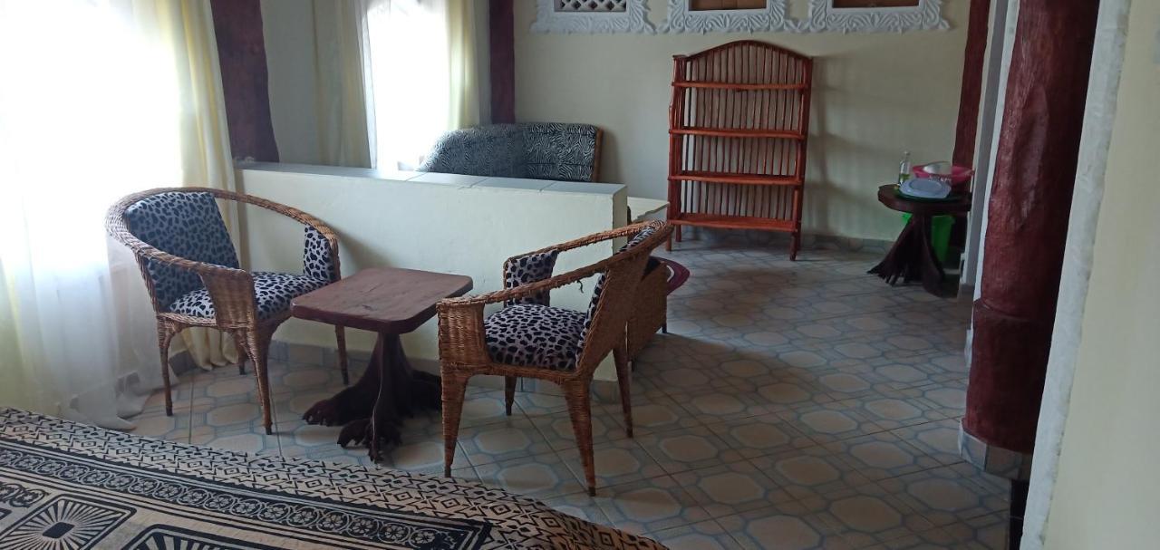Coconut Village Beach Resort Diani Beach Bagian luar foto