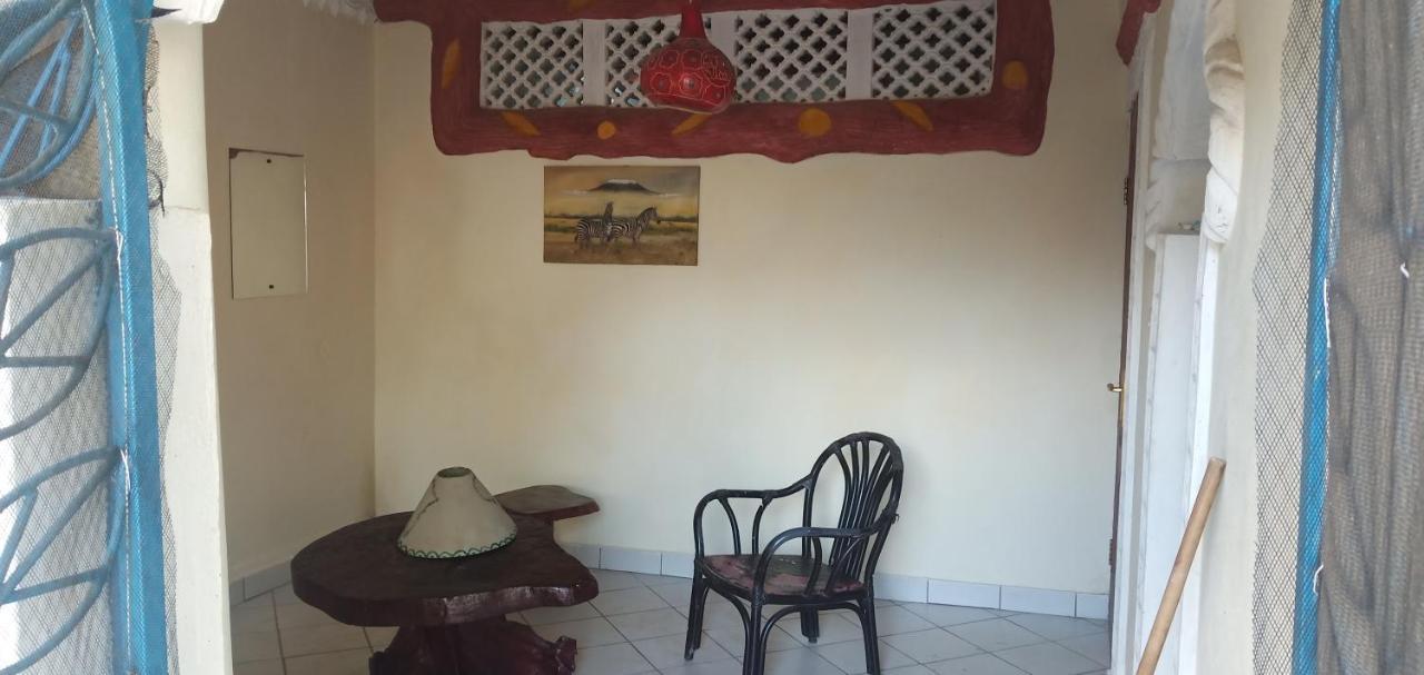 Coconut Village Beach Resort Diani Beach Bagian luar foto
