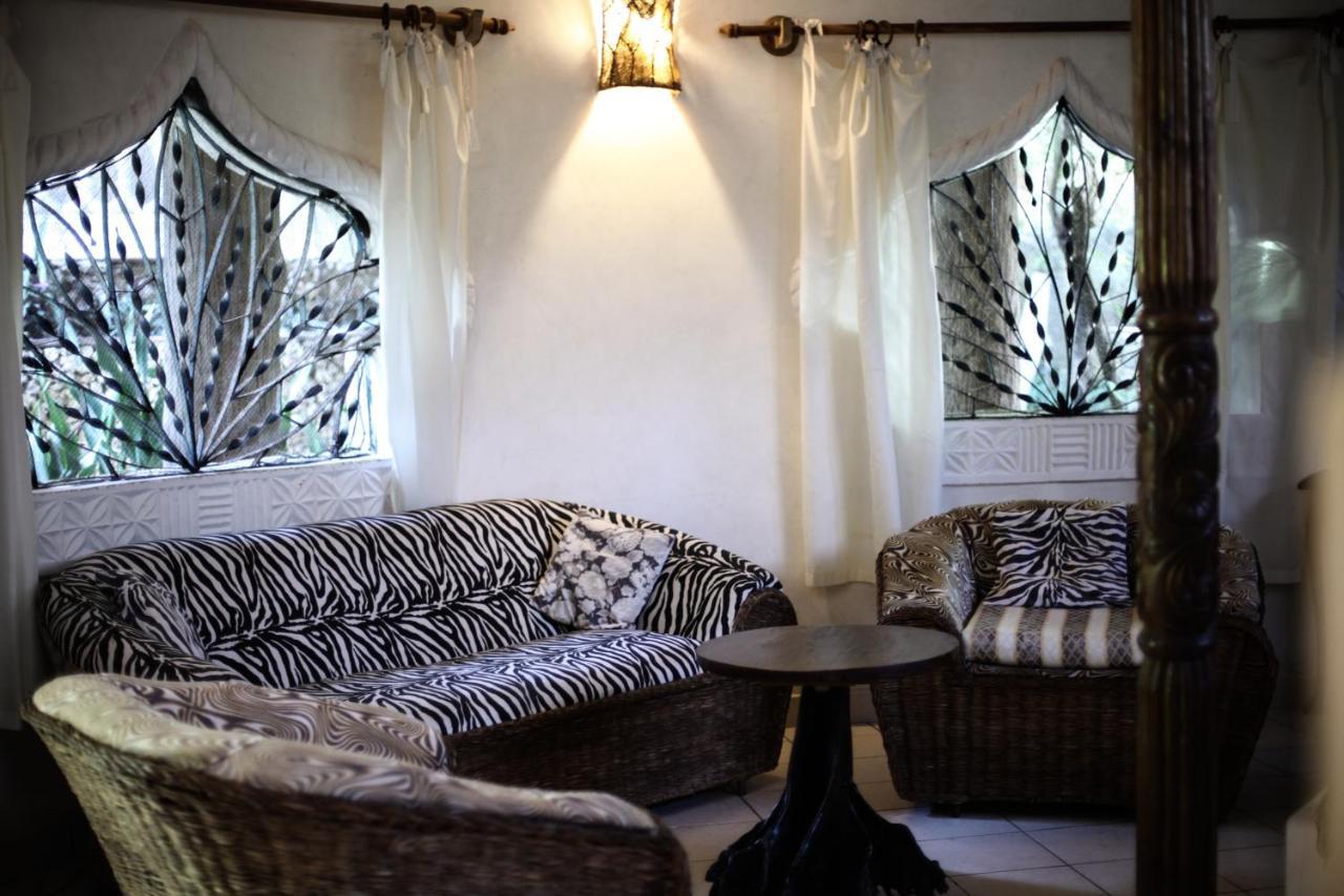Coconut Village Beach Resort Diani Beach Bagian luar foto