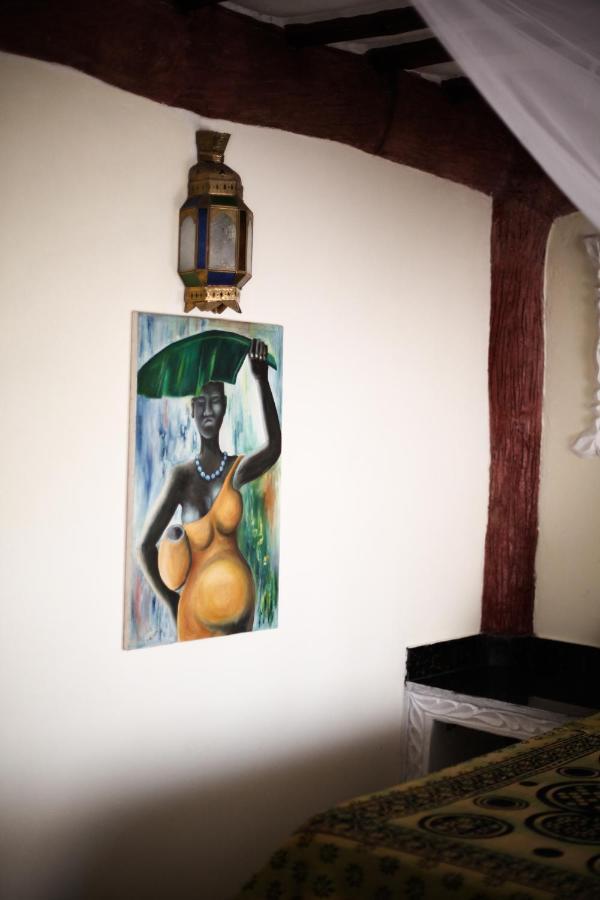 Coconut Village Beach Resort Diani Beach Bagian luar foto