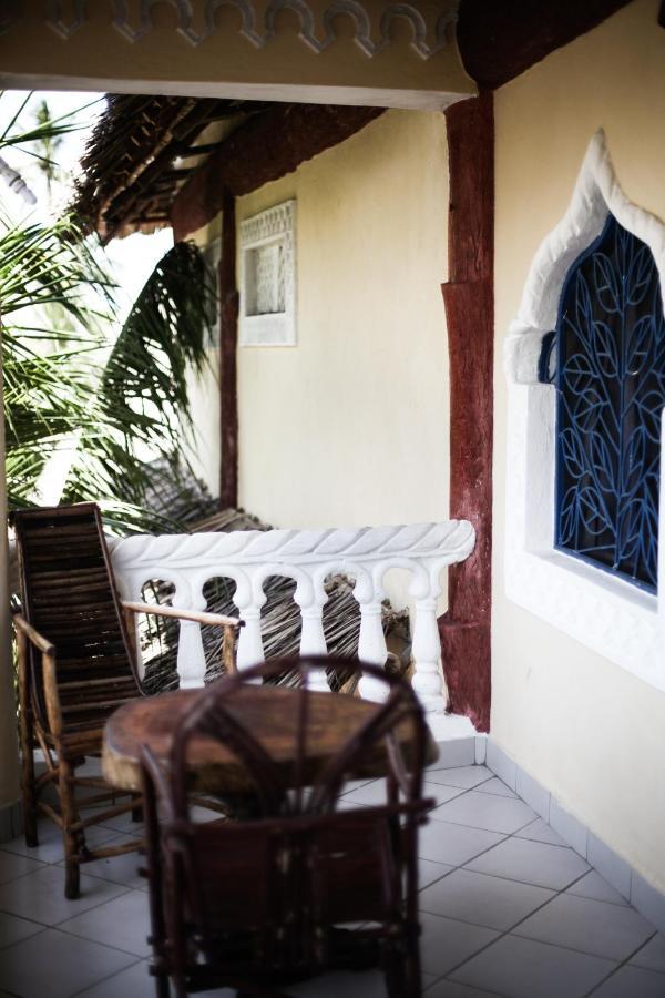 Coconut Village Beach Resort Diani Beach Bagian luar foto