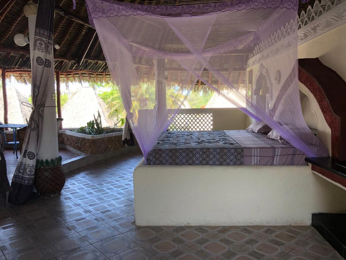 Coconut Village Beach Resort Diani Beach Bagian luar foto