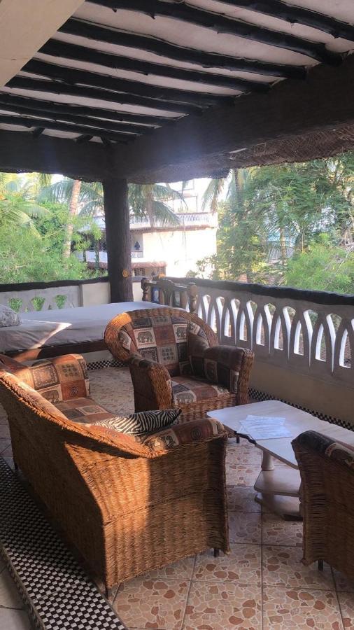 Coconut Village Beach Resort Diani Beach Bagian luar foto