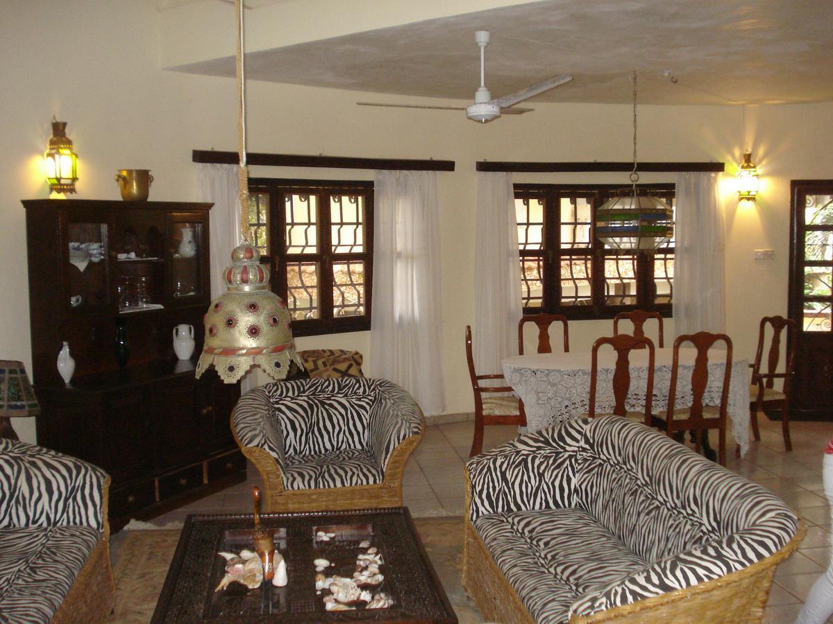 Coconut Village Beach Resort Diani Beach Bagian luar foto