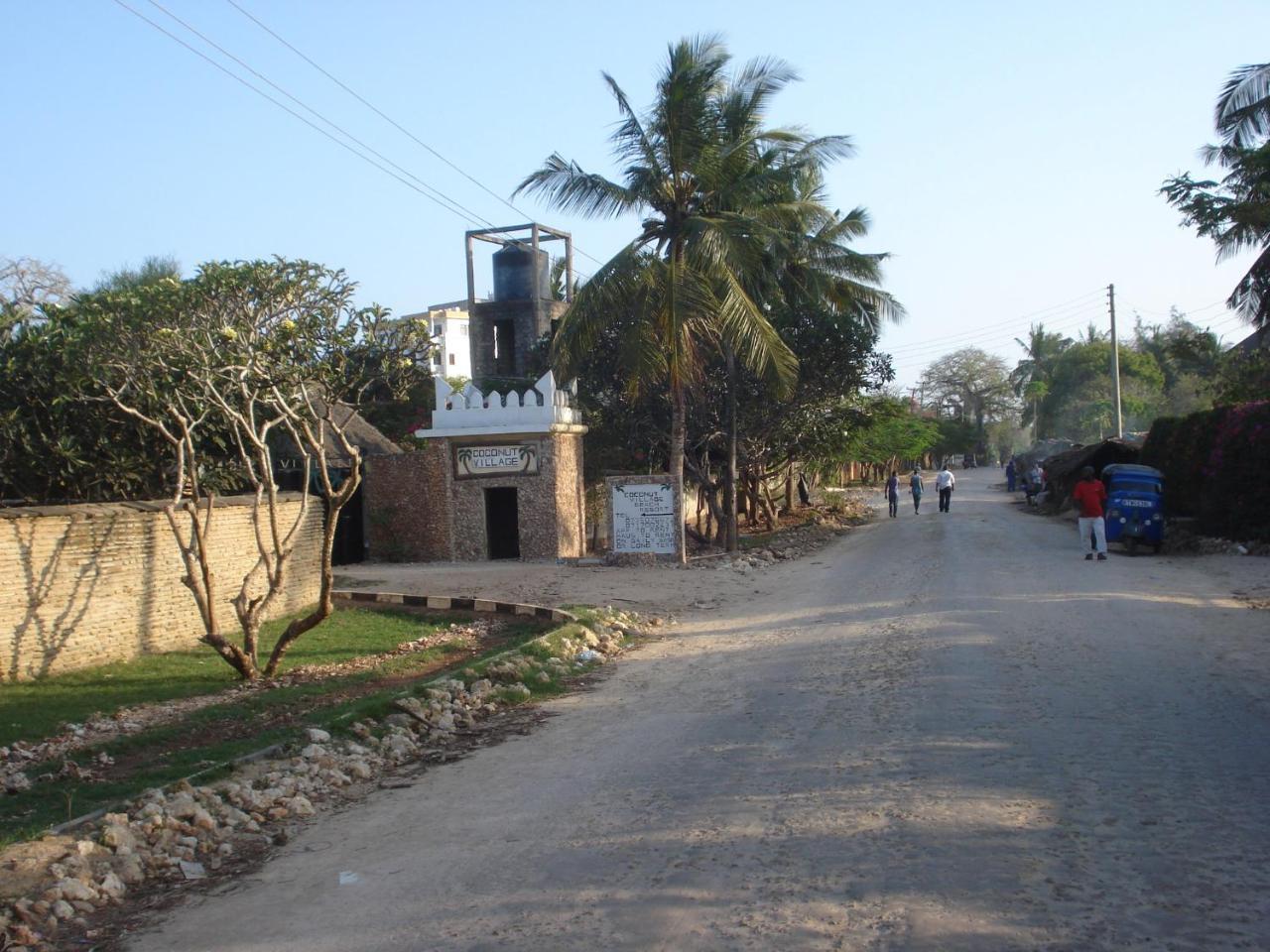 Coconut Village Beach Resort Diani Beach Bagian luar foto