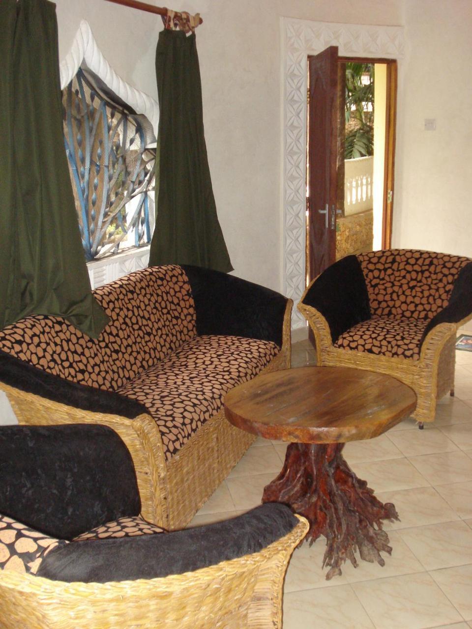 Coconut Village Beach Resort Diani Beach Ruang foto
